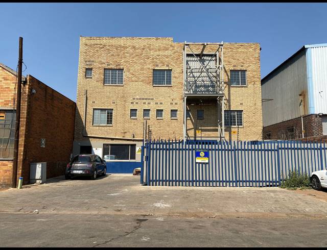 800M² WAREHOUSE FOR SALE IN DRIEHOEK
